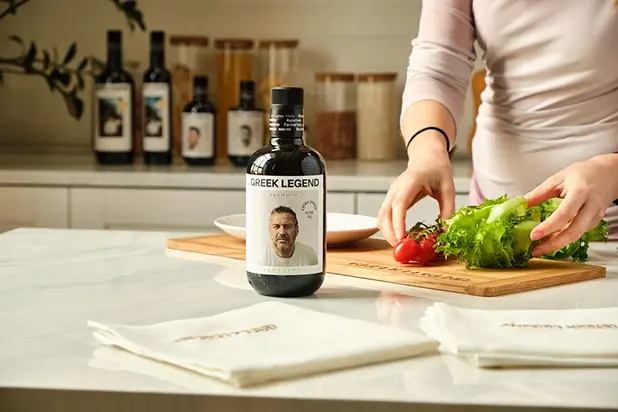 Выиграйте бутылку живого оливкового масла Greek Legend!