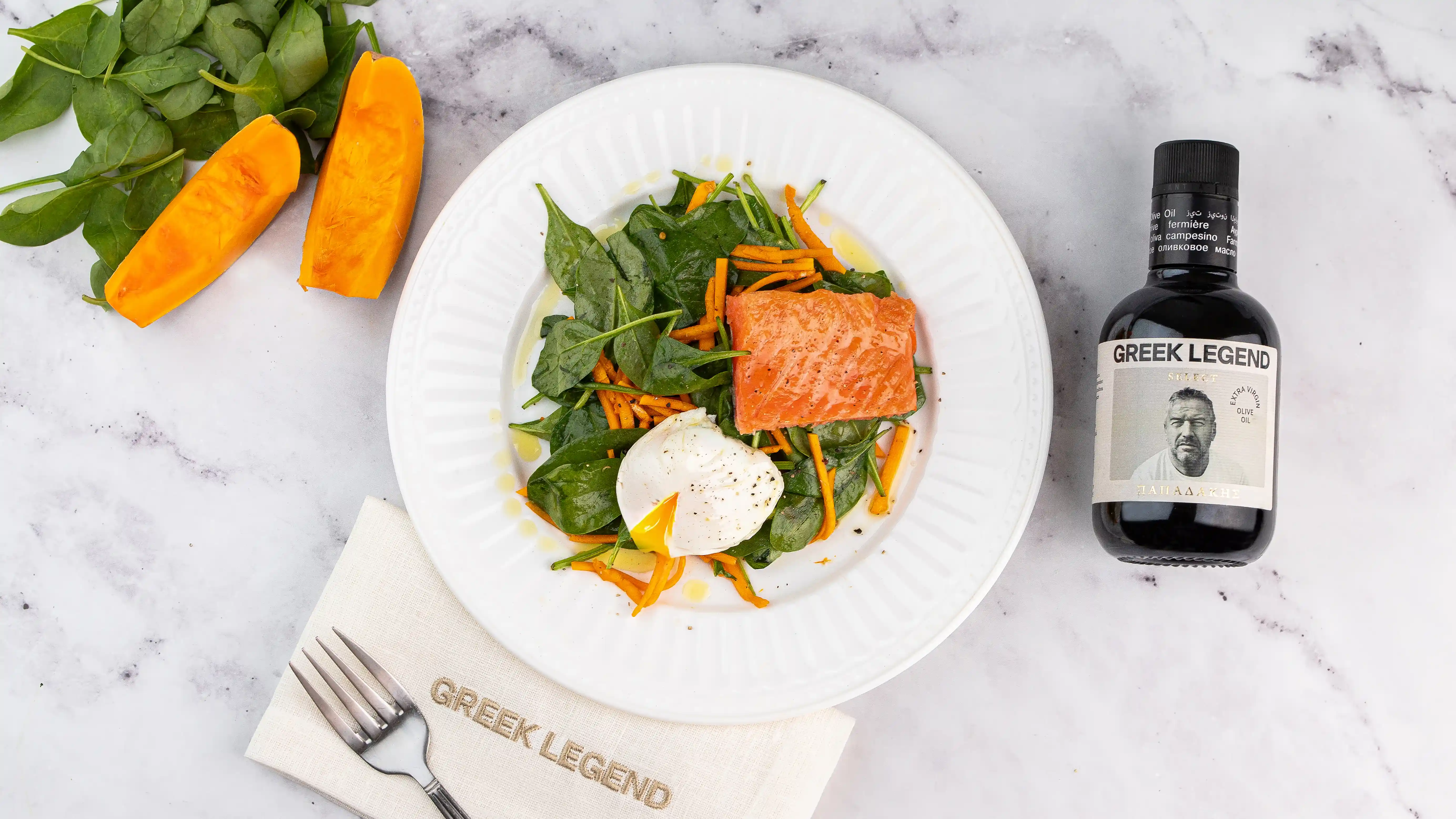 Салат со шпинатом и лососем