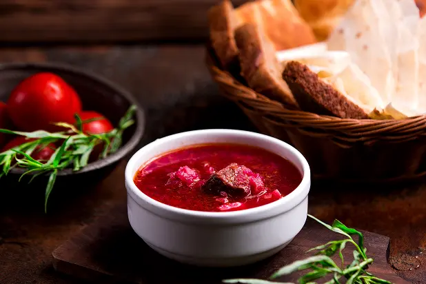 Почему русская кухня заслуживает оливкового масла: от борща до заправки для салата