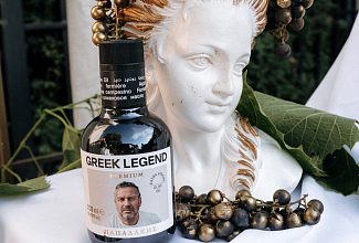 Greek Legend на греческом ужине в женском сообществе
